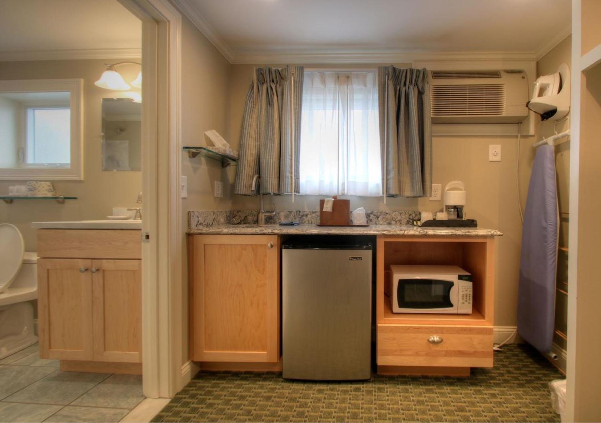 Sea Chambers Motel 2*