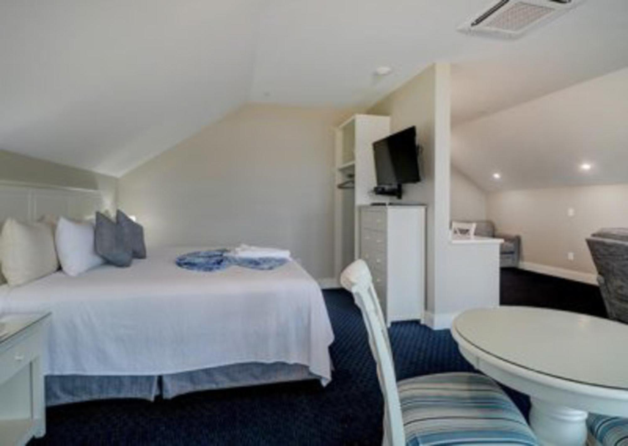 Sea Chambers Motel 2*